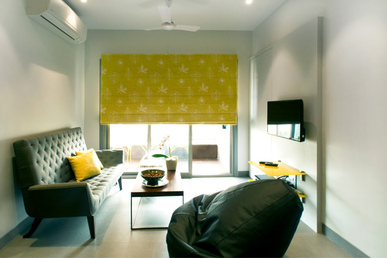 Living room in Grey and yellow