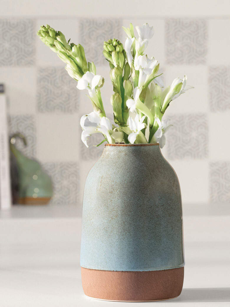 If calm had a colour, it would be blue! Work this cool into your home ...