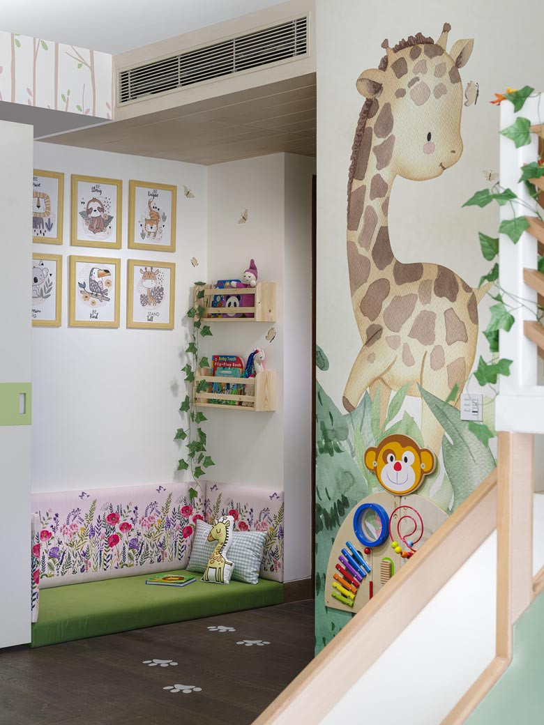 You can hear the roar of the lion in this Jungle-theme children’s ...