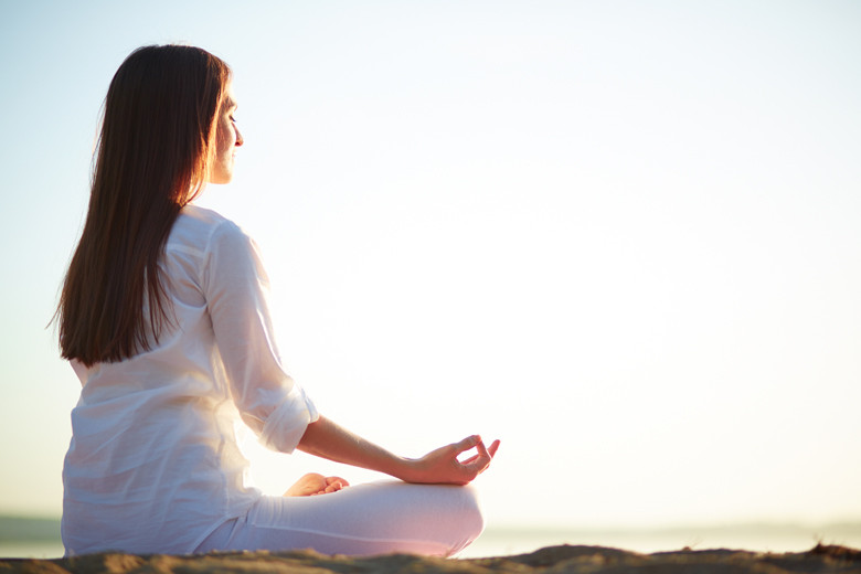These 5 meditative asanas will help us de-stress & improve our well-being!