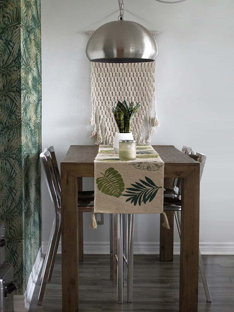Tips To Choose Dining Tables for Small Spaces | Goodhomes.co.in
