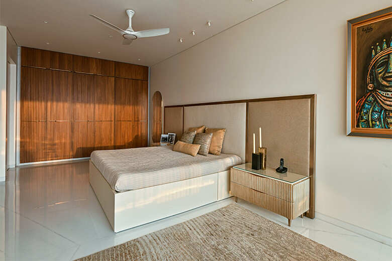 A Luxuriously Minimalistic 4BHK Apartment on Pedder Road with Sea Views ...